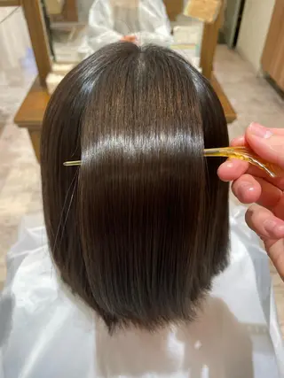 ミディアム ulQua 戸田のヘアスタイル