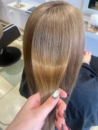 ロング カラー ベージュカラー⌇﻿ くびれヘア.𐙚心音のヘアスタイル