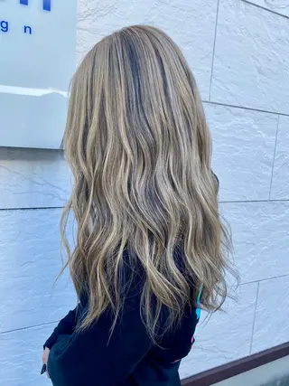 ロング bluem所属・山西 真琴のヘアスタイル