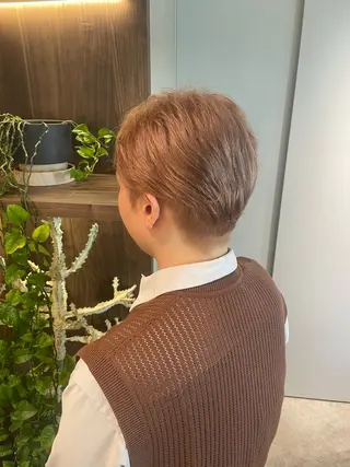 カラー メンズ Toiro 新宿所属・ハイトーン/透明感 yuinaのヘアスタイル