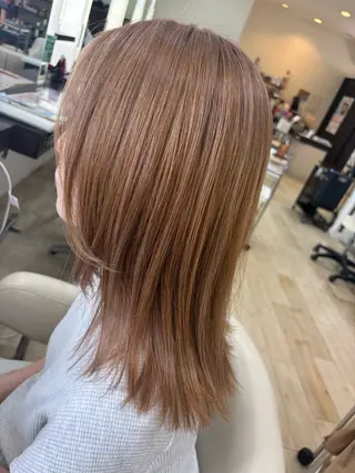 セミロング カラー ルプラボウ 石黒よう子のヘアスタイル