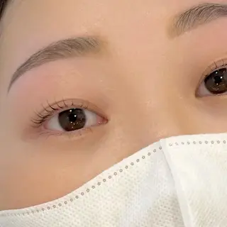 アイブロウ h.plus 杉本 美空のマツエク・マツパデザイン