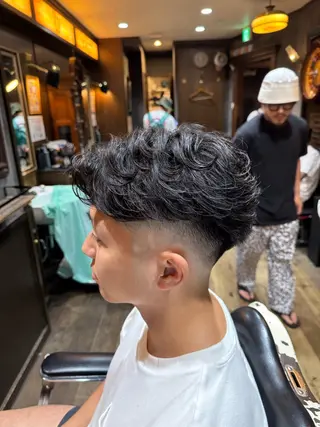ショート パーマ メンズ HIRO GINZA barber shop 横浜店所属・ヒロ銀座　無料 フェード　細内のヘアスタイル