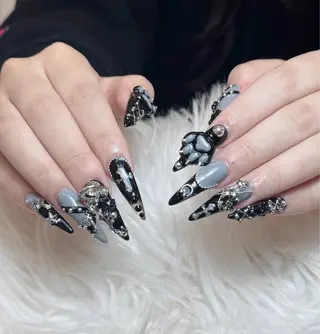 ネイル ゴテゴテ ネイルのネイルデザイン