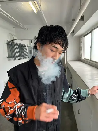 ショート パーマ メンズ 退色まで透明感ある ダブルカラー/リクのヘアスタイル