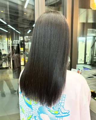 ロング 艶髪ストレート/ 理美容師/ショウキのヘアスタイル