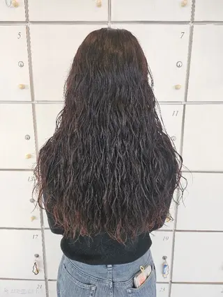 ロング 岡田 奈々のヘアスタイル