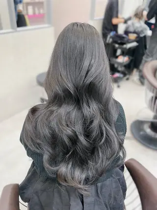 ロング Nanami / ベージュ/グレージュのヘアスタイル