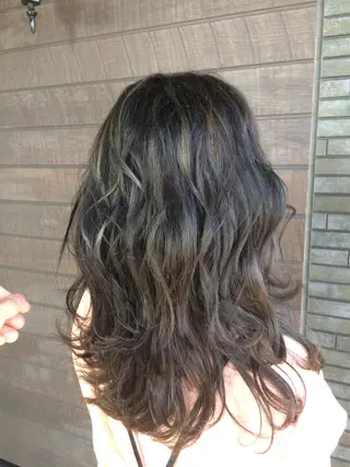 ミディアム カラー Kobayashi ハイライト/ショートのヘアスタイル