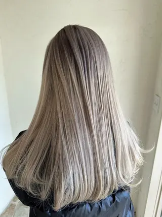 カラー Cheri Cherie所属・井上 歩美のヘアスタイル