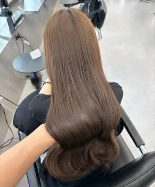 ロング カラー 堀江/透明感 ベージュ/白川幸太のヘアスタイル