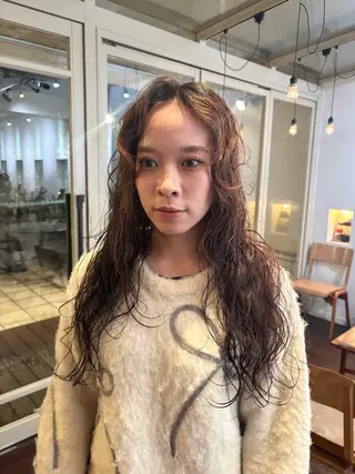 ロング パーマ くいた あやなのヘアスタイル