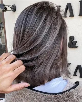 ミディアム カラー yosuke 梅田/バレイヤージュのヘアスタイル