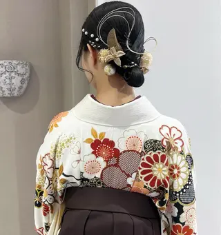 セミロング ヘアアレンジ karin🌛ボブ／ 透明感たっぷりカラーのヘアスタイル