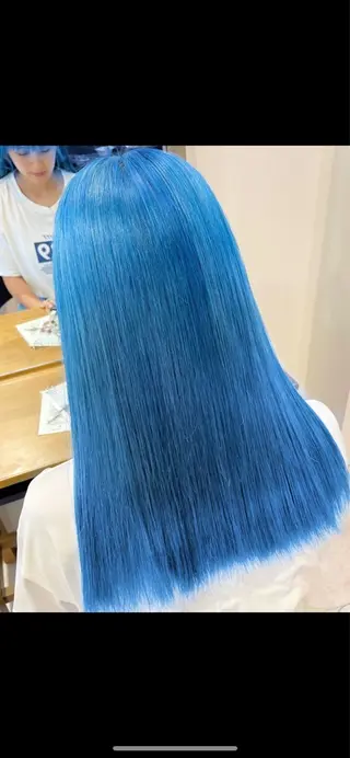 ロング 倉林隆一🐈 ダブルカラー/艶髪のヘアスタイル