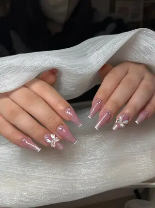 ネイル MQueen ネイルサロンのネイルデザイン