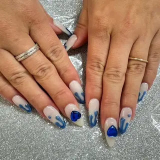 ネイル VIERU 🌈🎀💖のネイルデザイン