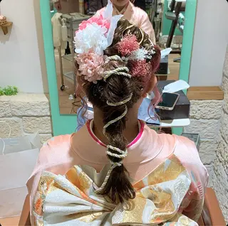 ヘアアレンジ Lamp 柏 山口 か乃 ブリーチカラーのヘアスタイル