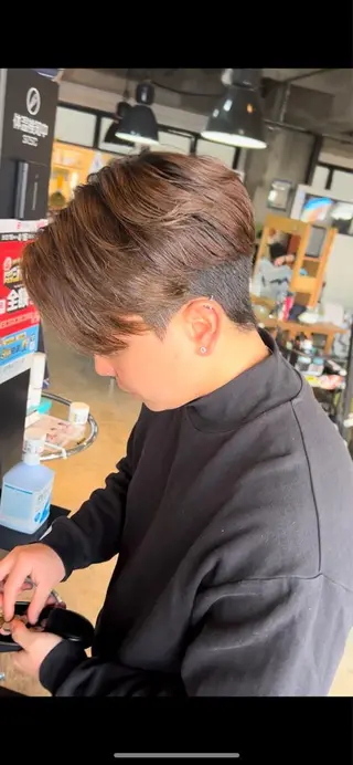 ショート カラー パーマ メンズ men'shair TAO East店所属・メンズ 眉ワックス脱毛の眉毛・アイブロウイメージ