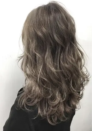 セミロング カラー ヘアアレンジ エクステの神様 ▫️原島ユウヤ▫️のヘアスタイル