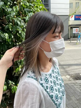 ミディアム カラー akane .のヘアスタイル