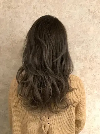 ミディアム due hair 京都駅前店 MILBON オージュア認定サロン【デューヘアー】所属・ハイトーンブリーチ 土坂　由志【京都】のヘアスタイル