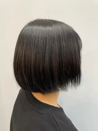 ショート カラー 樋川 早紀のヘアスタイル