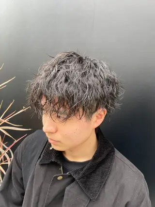 ショート パーマ メンズ Wカラーレイヤーカ ット⚡️CHIAKIのヘアスタイル