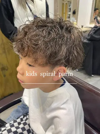 カラー 嶋村夏実🌼レイヤー 🌸白髪ぼかしのヘアスタイル