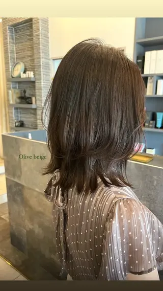 ミディアム カラー GiseL アンリのヘアスタイル