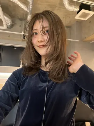 セミロング kchiara所属・yura /レイヤーカットのヘアスタイル