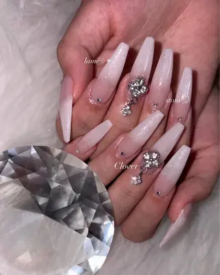 ロング reve所属・渡邊 ゆめののネイルデザイン