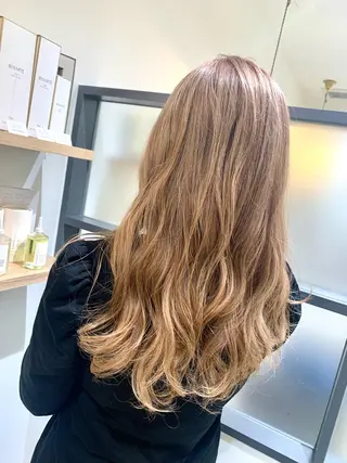 ロング カラー 鍵山 千秋のヘアスタイル