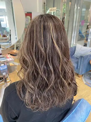 セミロング カラー 💖ハイライト/ハイ トーン💖MIKIのヘアスタイル