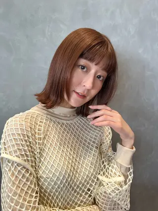 ミディアム カラー 赤みゼロベージュ 🤎MISAKIのヘアスタイル