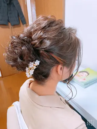 ヘアアレンジ The Best Beauty受付担当のヘアスタイル