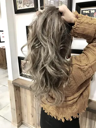 ロング カラー hair design NORM所属・吉田裕太/ハイライト ダブルカラーのヘアスタイル