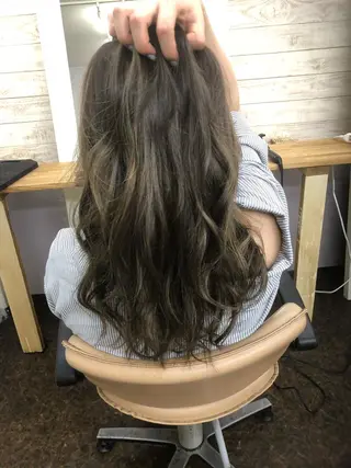 セミロング カラー パーマ ヘアアレンジ 枝毛カット＆髪質改善 満足NO.1岡しゃんのヘアスタイル