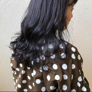 セミロング カラー ツキノキ ミナのヘアスタイル