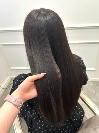ロング 新田 妃那のヘアスタイル