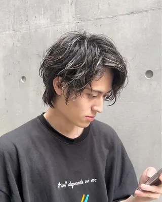 メンズ 透明感ブリーチ/ メンズパーマのヘアスタイル