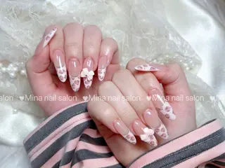 ネイル 🎀まゆ 🪽🐾のネイルデザイン