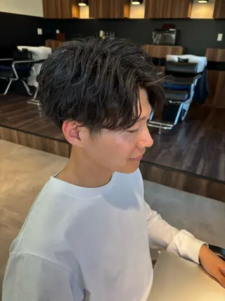 メンズ フェザーパーマ/韓国 /メンズカット/保立のヘアスタイル