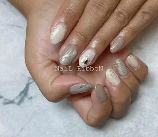 ネイル ネイルリボン 受付スタッフのネイルデザイン