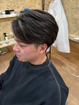 ショート カラー メンズ 千葉 景虎のヘアスタイル