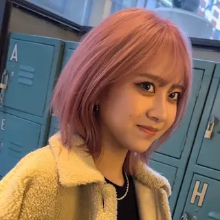 ショート カラー おしゃれハイトーン 💗AKARIのヘアスタイル