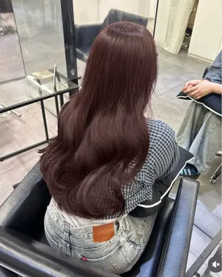 ロング ELENA / 透明感 / 艶カラーのヘアスタイル