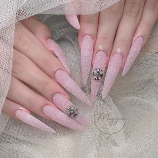 ネイル Maggie Nail🦩のネイルデザイン