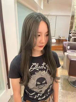 ロング 丸山 愛万音のヘアスタイル