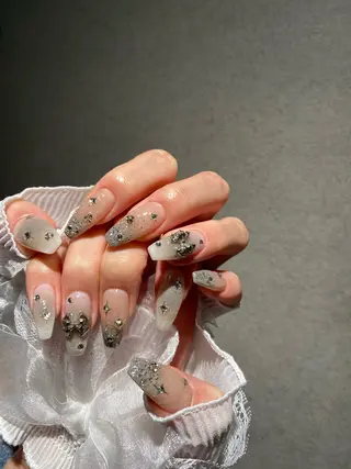 ネイル I-nailロング /ワンホン/キラキラのネイルデザイン